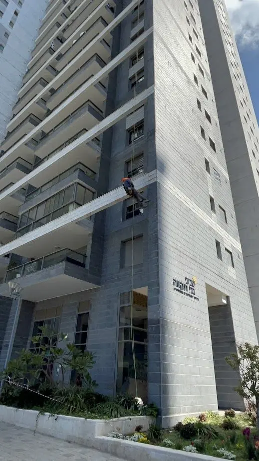 איטום חזית — תמונה 2 מתוך 4