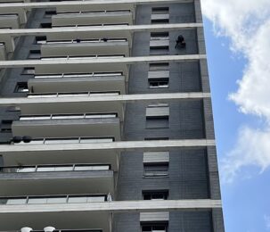 Герметизация фасада по страховке